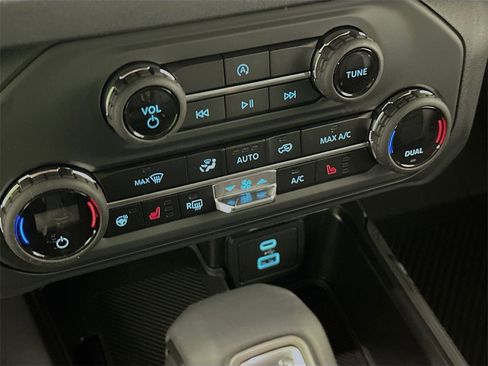 New 2025 Ford Bronco Outer Banks image 17