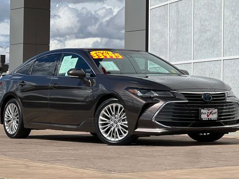 Certified 2020 Toyota Avalon Limited image 2