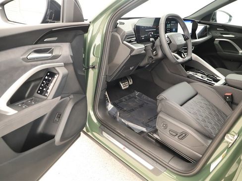 New 2025 Audi SQ5 Prestige image 14