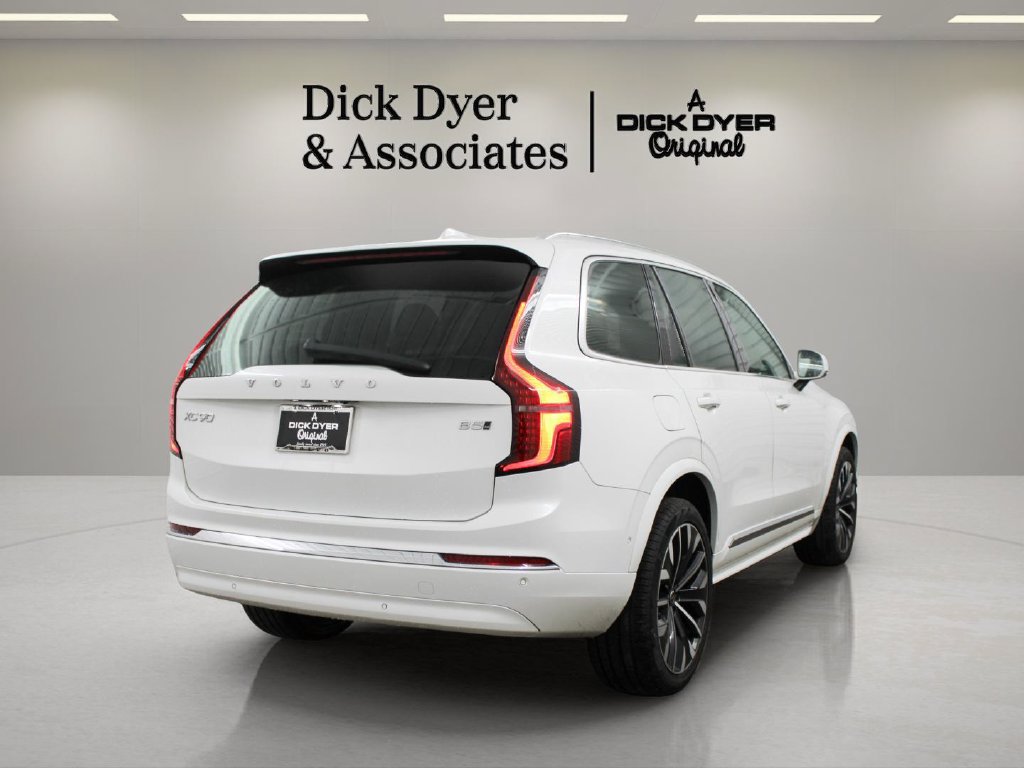 Certified 2025 Volvo XC90 B5 Ultra AWD/4WD image 11