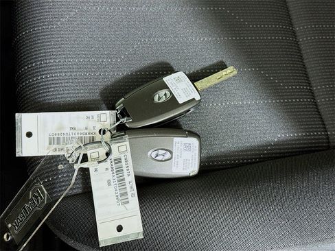 Certified 2026 Hyundai Venue SE image 31