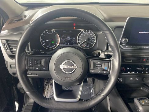 Used 2023 Nissan Rogue SV AWD/4WD image 16
