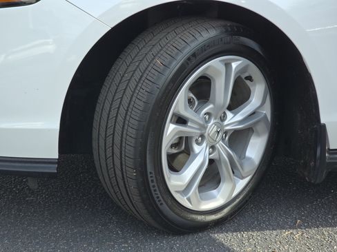 Certified 2025 Honda Accord LX image 29