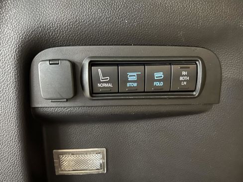 Used 2016 Ford Explorer Limited image 37