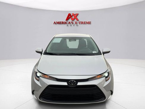 Used 2025 Toyota Corolla LE FWD image 9
