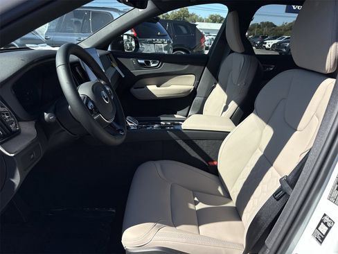 New 2026 Volvo XC60 B5 Core w/ Climate Package image 10