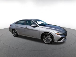 Used 2025 Hyundai Elantra SEL FWD video 2
