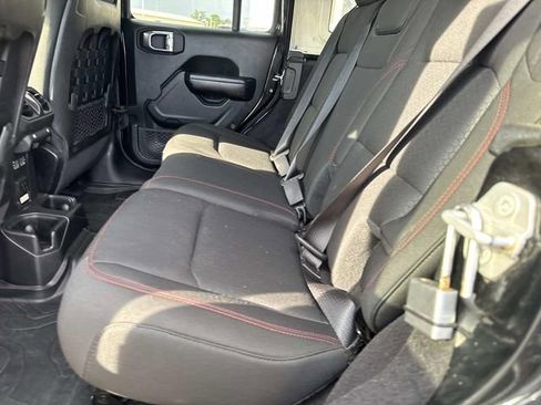 Used 2021 Jeep Wrangler Unlimited Rubicon AWD/4WD image 15