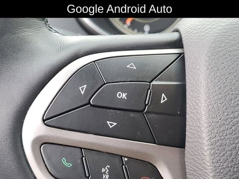 Used 2019 Jeep Cherokee Limited image 9