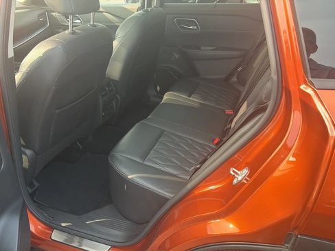 Used 2021 Nissan Rogue Platinum FWD image 29