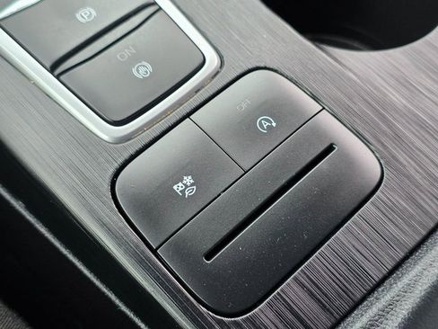 Used 2023 Ford Escape Active image 32