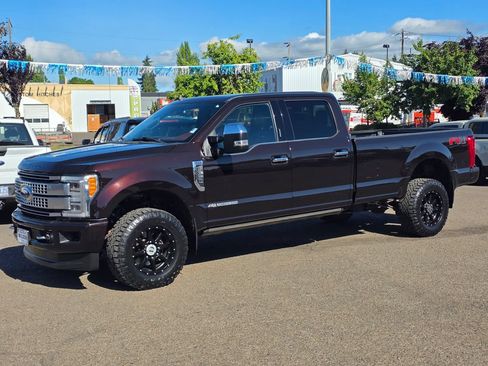 Used 2019 Ford F350 Platinum w/ Platinum Ultimate Package AWD/4WD image 28