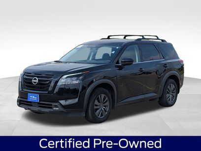 Used 2023 Nissan Pathfinder SV w/ Black Appearance Package