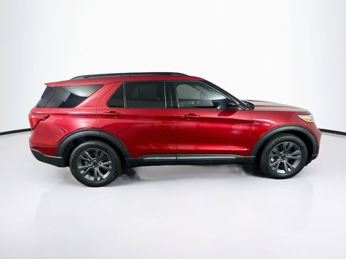 Used 2022 Ford Explorer XLT w/ Equipment Group 202A RWD image 10