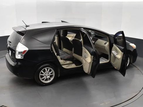 Used 2012 Toyota Prius V Three w/ Preferred Accessory Pkg FWD image 6