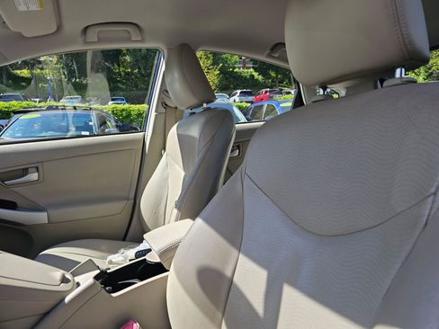 Used 2010 Toyota Prius Five FWD image 24