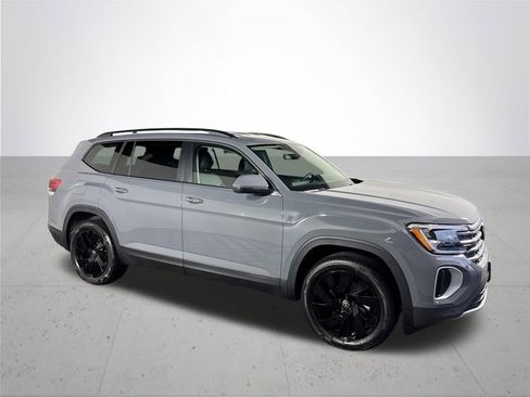 New 2026 Volkswagen Atlas SE image 4