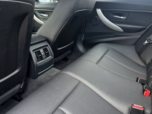 Used 2015 BMW 320i xDrive Sedan AWD/4WD image 8