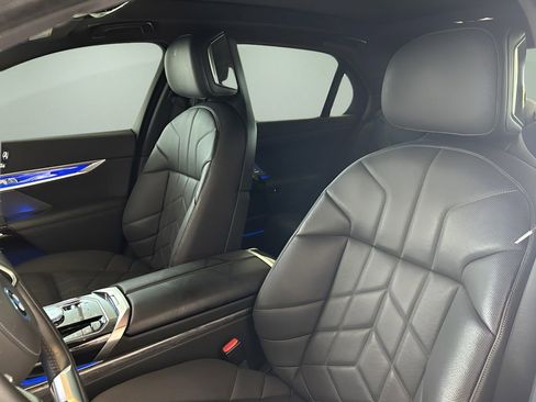 Used 2023 BMW i7 xDrive60 image 19