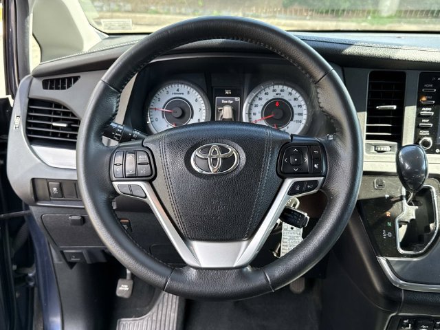 Used 2019 Toyota Sienna SE AWD/4WD image 19