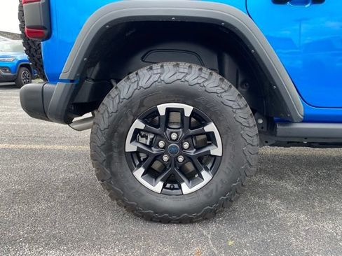 Used 2024 Jeep Wrangler Unlimited Rubicon 4xe w/ Capability Package AWD/4WD image 6