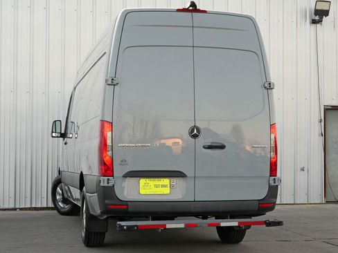 Used 2023 Mercedes-Benz Sprinter 2500 w/ Acoustic Package image 6