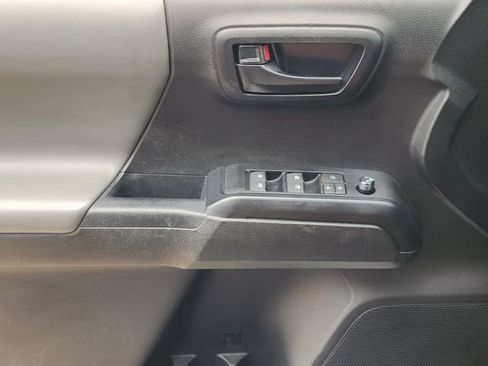 Used 2022 Toyota Tacoma SR w/ SR Convenience Package RWD image 17
