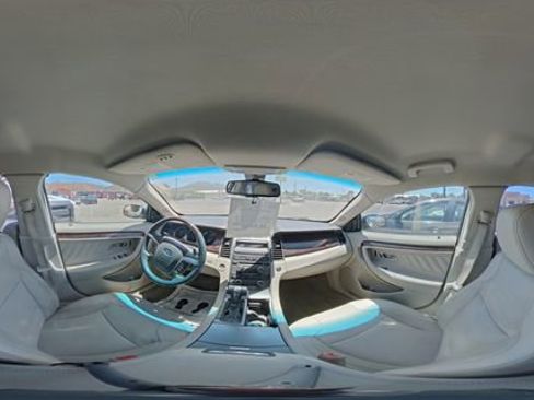 Used 2010 Ford Taurus Limited FWD image 22
