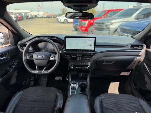 Used 2024 Ford Escape ST-Line w/ Tech Pack #1 AWD/4WD image 2