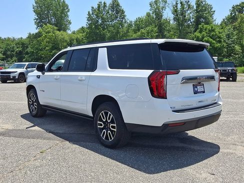Used 2024 GMC Yukon XL AT4 AWD/4WD image 8