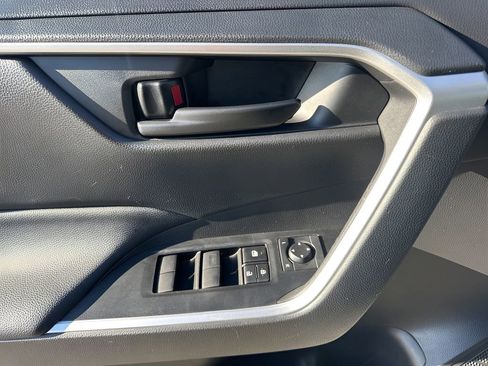 Used 2024 Toyota RAV4 LE image 22