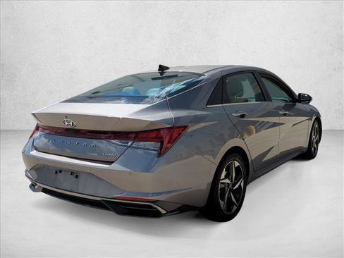Used 2021 Hyundai Elantra Limited w/ Cargo Package FWD image 5