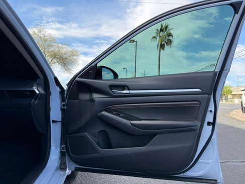 Used 2023 Nissan Altima 2.5 SR image 32