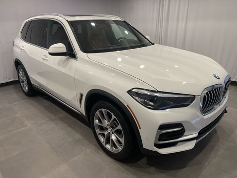 Used 2023 BMW X5 xDrive40i w/ Premium Package image 3