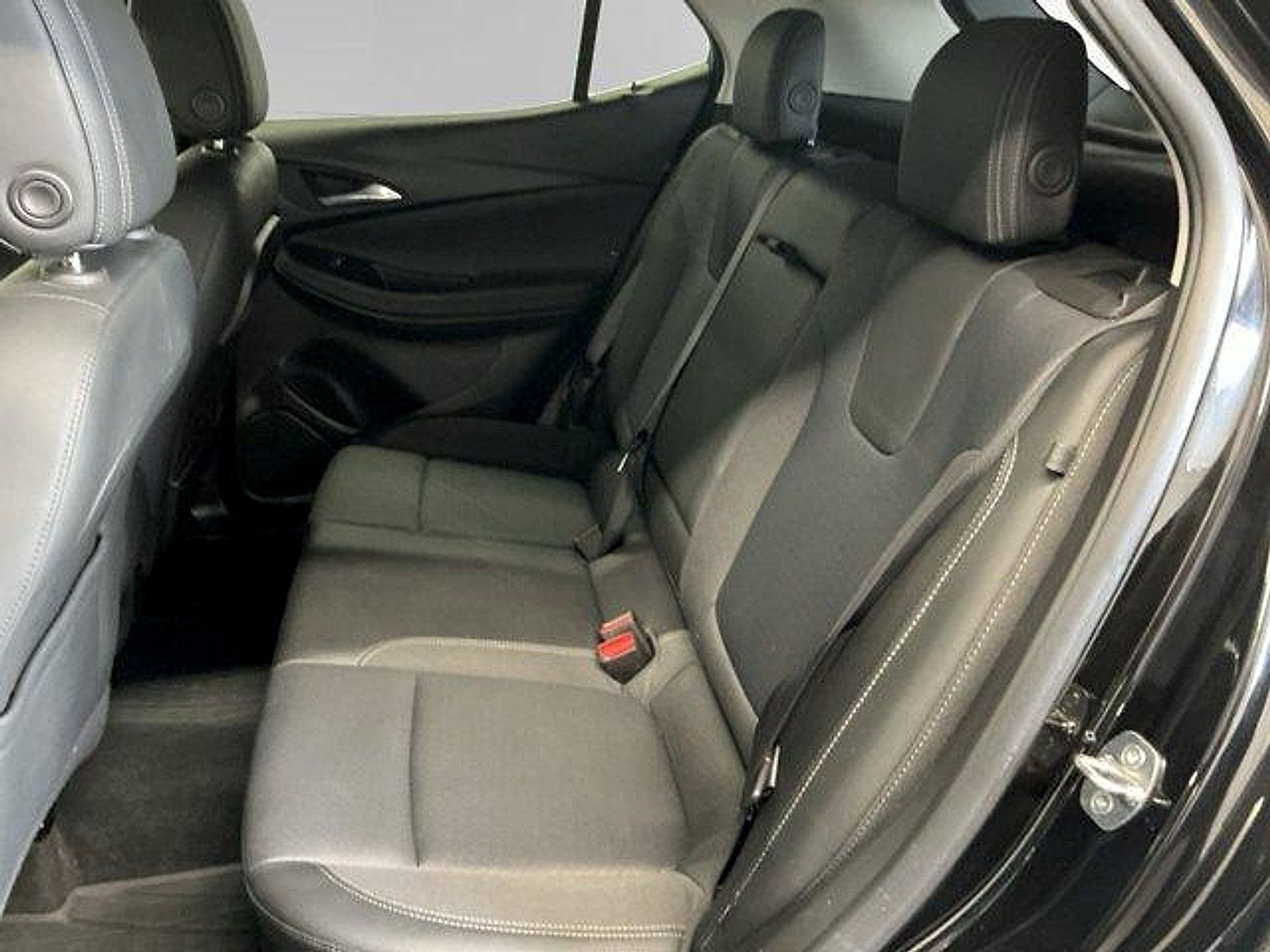 Used 2022 Buick Encore GX Select AWD/4WD image 13