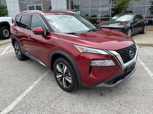 Used 2023 Nissan Rogue SL w/ SL Premium Package FWD image 6