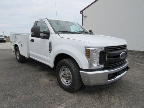 Used 2018 Ford F250 XL w/ Power Equipment Group RWD image 9