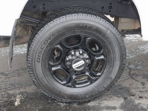 Used 2023 Ford F250 XL w/ F-250 >10K GVWR Package image 11