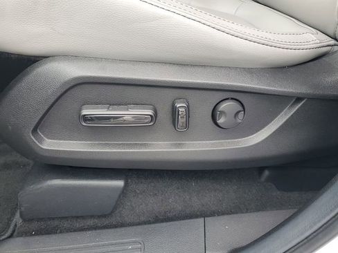 Used 2025 Honda Pilot EX-L image 39