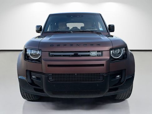 New 2026 Land Rover Defender 130 X-Dynamic SE image 8