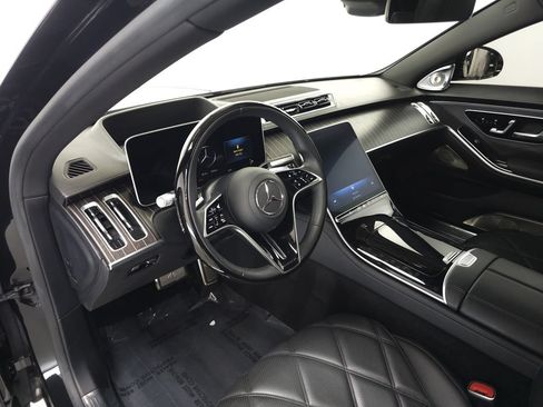 Certified 2024 Mercedes-Benz Maybach S 580 4MATIC image 9
