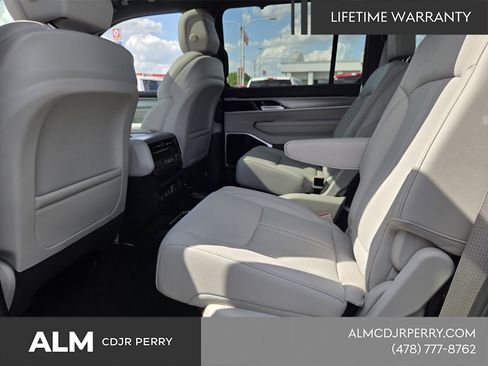 New 2026 Jeep Grand Wagoneer Limited AWD/4WD image 5