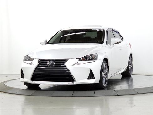 Used 2017 Lexus IS 300 AWD image 3