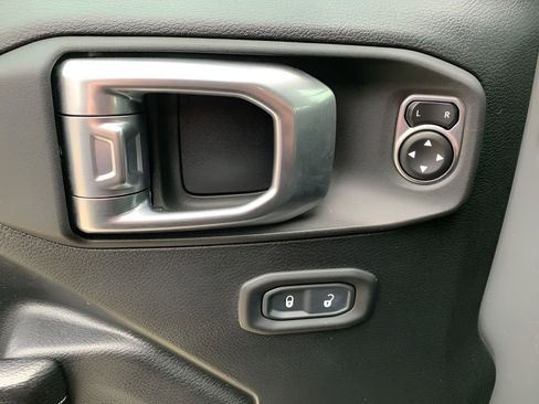 Used 2021 Jeep Wrangler Unlimited Sport image 12