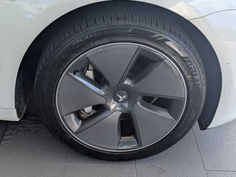 Used 2023 Tesla Model 3 Standard Range image 15