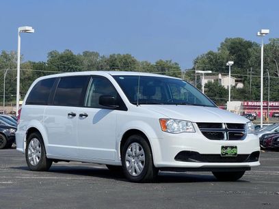 Used 2019 Dodge Grand Caravan SE w/ UConnect Hands-Free Group