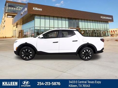 Used 2025 Hyundai Santa Cruz SE FWD image 5