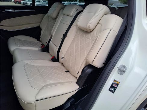 Used 2019 Mercedes-Benz GLS 550 4MATIC image 26