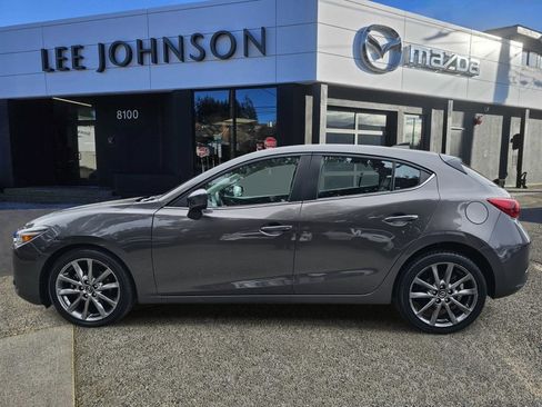 Used 2018 MAZDA MAZDA3 Grand Touring FWD image 2