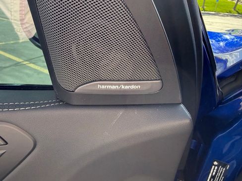 Used 2024 BMW X7 M60i image 11